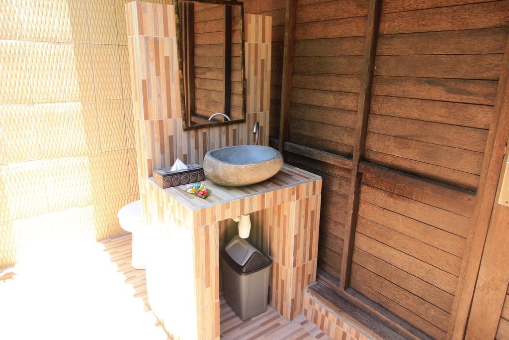 Lembah Bhucarya Hotel Lembongan Exterior foto